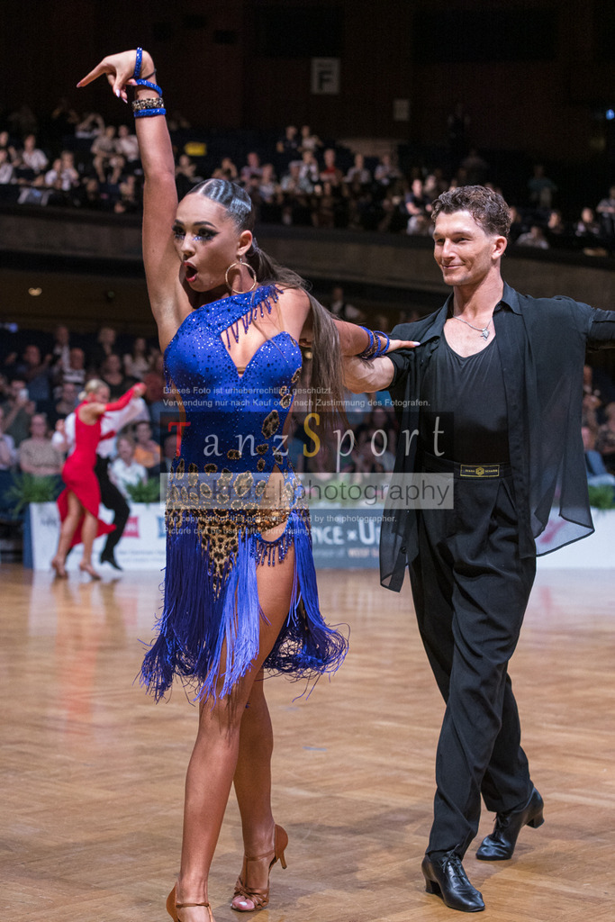 20250819_WDSF-SGP-Latin_1584 | Tanzsportbilder, Standardtanz, Lateintanz, WDSF, DTV, LTVB, dancecomp, goc, hessen tanzt, blaues band der spree, walzer, tango, wiener walzer, slowfox, quickstepp, samba, rumba, cha-cha-cha, paso doble. jive, hd-kroft photography, turniertanzsport