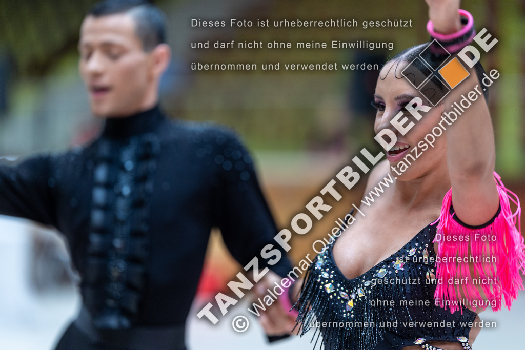 20240810-00570 | Hier finden Sie Tanz Bilder vom Latein und Standard Formationen tanzen. Sportbilder vom Tanzsport. Schöne Fotos und von Weltmeisterschaft, Europameisterschaft, Bundesliga, Regionalliga, Oberliga und Landesliga sowie von GOC Stuttgart, DanceComp, WM Bremen