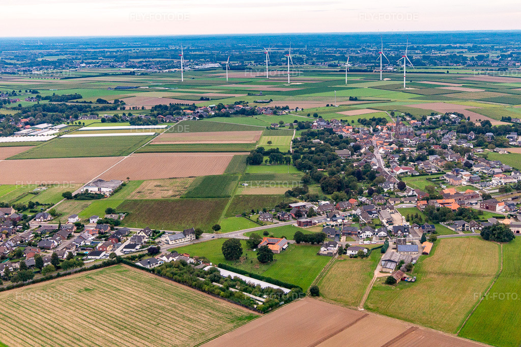 Luftbild: Ortschaft von Süden im Ortsteil Selsten in Waldfeucht im Bundesland Nordrhein-Westfalen in Deutschland. Foto: IMG_143428.jpg vom 07.09.2024 durch Werner Riehm/FLY-FOTO.de