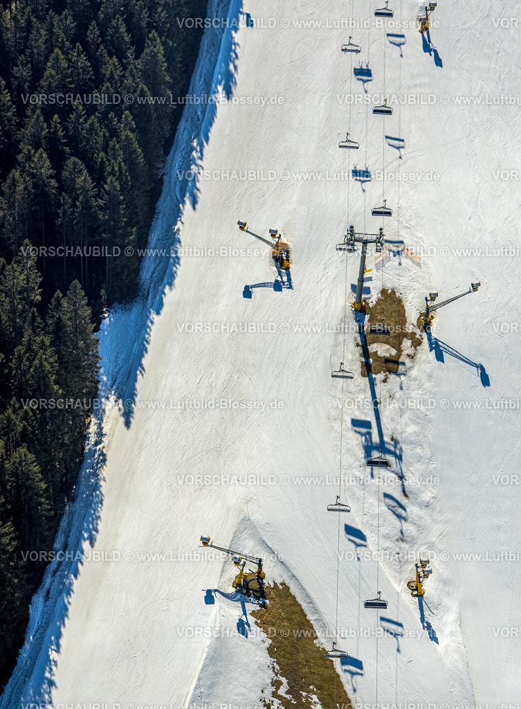 Winterberg220303413 | Luftbild, Sessellift Schattenspiele auf einer Schneepiste, Winterberg, Sauerland, Nordrhein-Westfalen, Deutschland