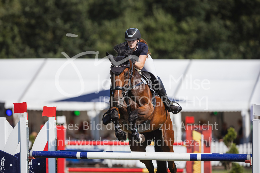 240720_LC_M2-Spr-436 | Deine schönsten Turniermomente als professionelle Fotos! Entdecke hochwertige Pferdesport-Fotografie im Online-Shop. Jetzt Fotos finden & bestellen!