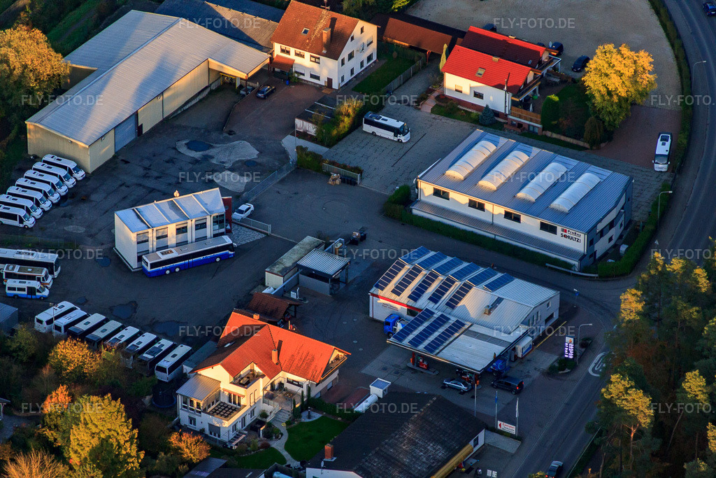 Luftbild: Industriegebiet Am Kleinwald mit OIL! Tankstelle und ProBus Reisemobile GmbH in Herxheim bei Landau im Bundesland Rheinland-Pfalz in Deutschland. Foto: IMG_60719.jpg vom 24.10.2013 durch Werner Riehm/FLY-FOTO.deWWW.OIL-TANKSTELLEN.DE