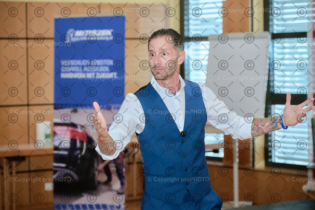 049_202509_EmployerBranding_NZ9_1658 | proPHOTO - Realisiert mit Pictrs.com