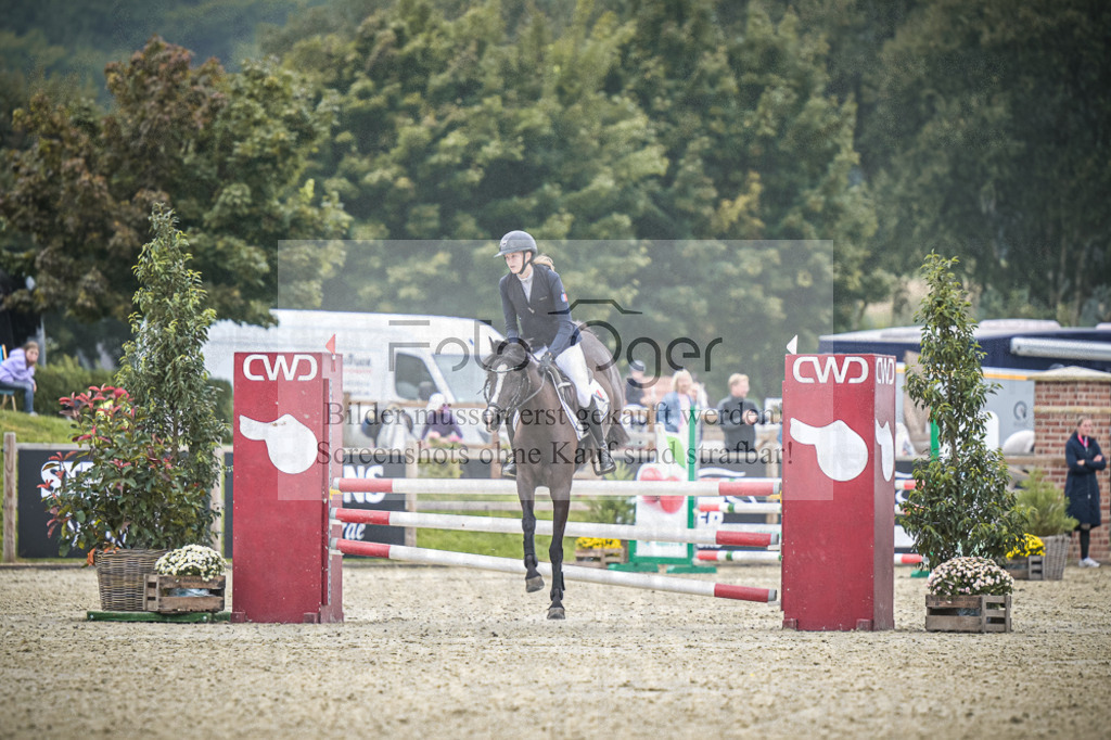DOS_0471 | Entdecke hochwertige Reitturnierfotos von Foto Oger. Professionell, emotional und authentisch – jetzt Lieblingsmomente im Shop bestellen.Deutschlandweite Turnierfotografie. - Realisiert mit Pictrs.com