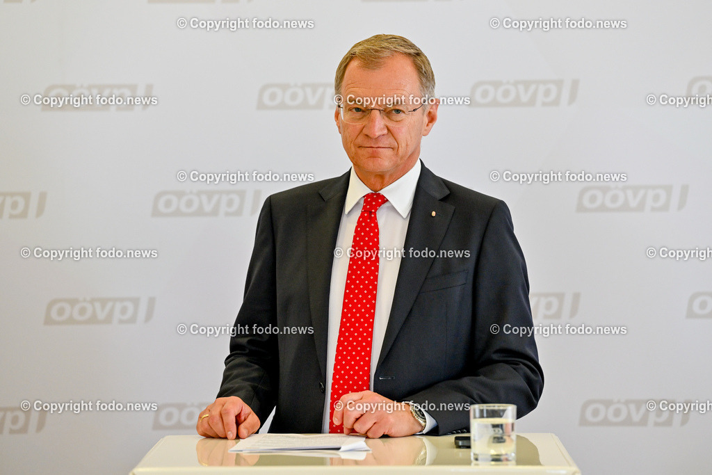 Pressekonferenz OeVP Oberoesterreich_ OOeVP-Kandidatenteam für die Nationalratswahl 2024_ 01.07.2024-11 | 01.07.2024, Linz, AUT, Pressekonferenz OeVP Oberoesterreich, OOeVP-Kandidatenteam für die Nationalratswahl - Stark fuer Oberoesterreichs Interessen, im Bild LH Thomas Stelzer (VP, Landeshauptmann Ooe)