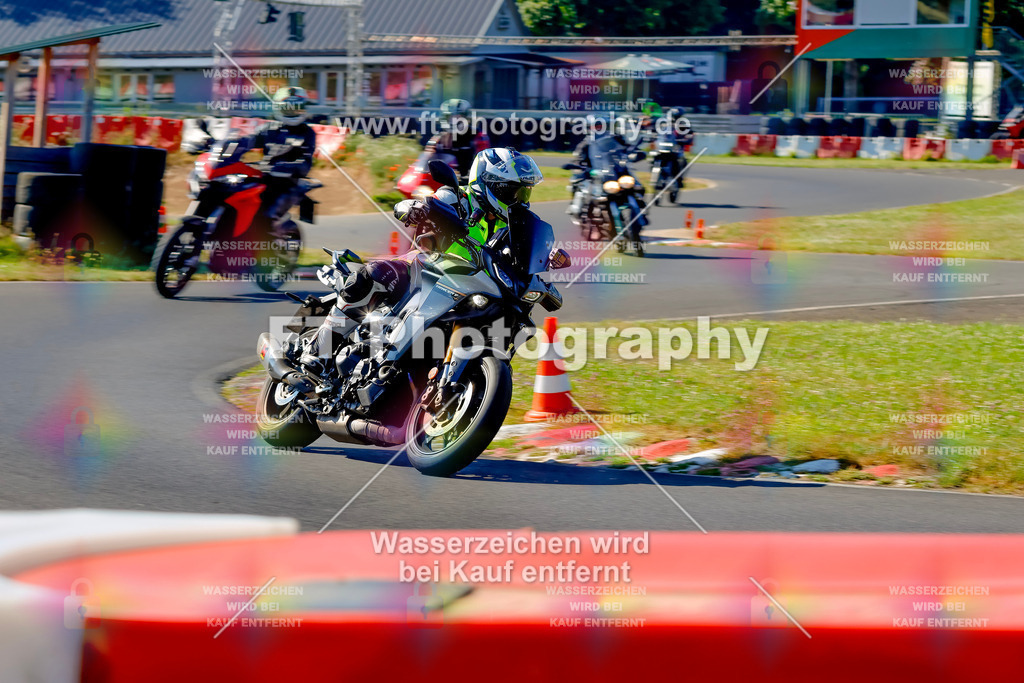 _MOT8781 | Hier findet Ihr Bilder von Touristenfahrten auf der Nürburgring Nordschleife oder von anderen Veranstaltungen die ich besucht habe. Viel Spass beim Durch Schauen 