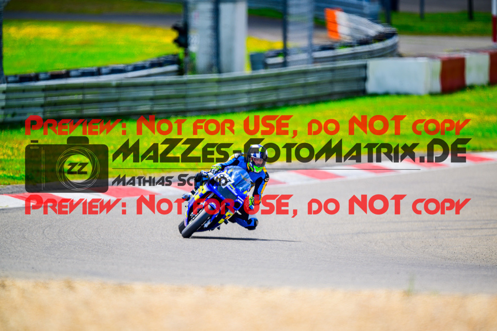 MaZZes_FotoMatrix_240717_6007705_8379 | GELB