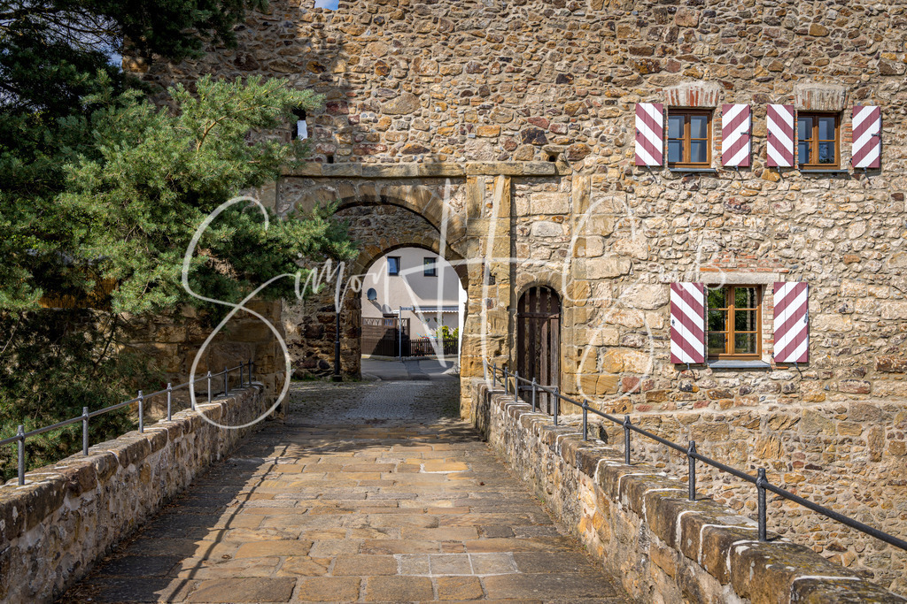 Burgruine Wetterfeld | simonsuess - Realisiert mit Pictrs.com