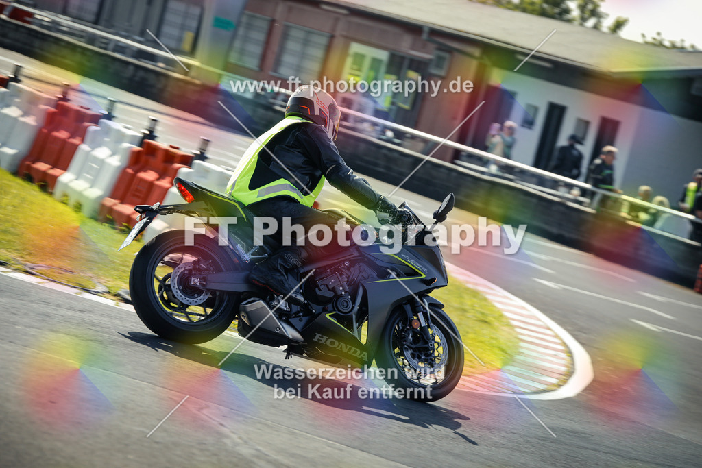 OBK_Mai_Martina_Markus-10268 | Hier findet Ihr Bilder von Touristenfahrten auf der Nürburgring Nordschleife oder von anderen Veranstaltungen die ich besucht habe. Viel Spass beim Durch Schauen 