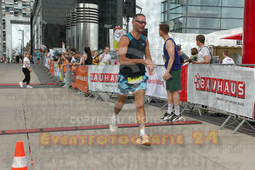 250920_1516_EX1_8695 | Sportfotografie im Rhein-Sieg Kreis, Köln, Bonn, NRW, Rheinland Pfalz, Hessen, etc. Unser Tätigkeitsfeld umfasst den Laufsport vom Volkslauf über den Marathon, Duathlon, Triathon bis zum Ultralauf wie Kölnpfad Ultra oder Schindertrail.