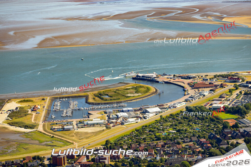 Aktuelles Luftbild von Hafen Norderney - Die Luftaufnahme wurde 2022 mittels UL-Flugzeug erstellt ( keine Drohne ) - hochauflösende Kamera-Systeme von  Canon -Beste Qualität - Für grossformatige Ausdrucke geeignet. Die Geschenkidee !