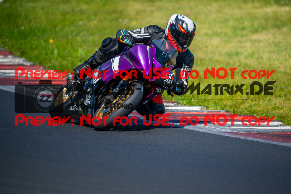 MaZZes-Fotomatrix-20260503-35728 | ROT