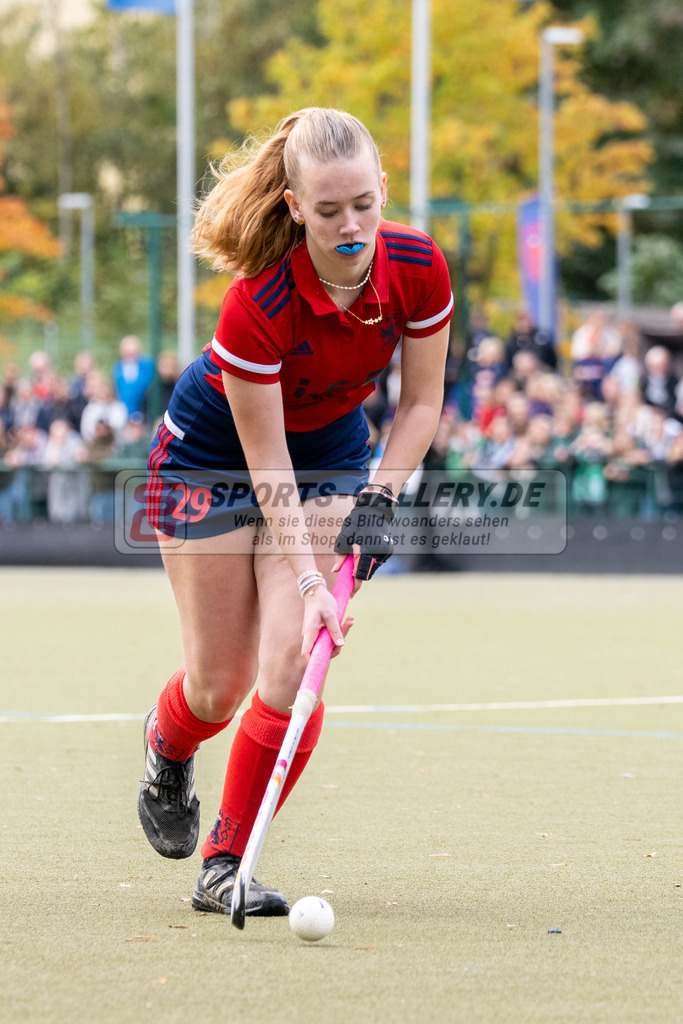SFE_20231022_0160 | Deutsche Meisterschaft Weibliche U16 Finale Uhlenhorst Mülheim - Düsseldorfer HC am 22.10.2023 in Köln (Düsseldorfer Hockeyclub 1905 e.V.), Photo: Stephan Fehrmann 2023 (Sports-Gallery)