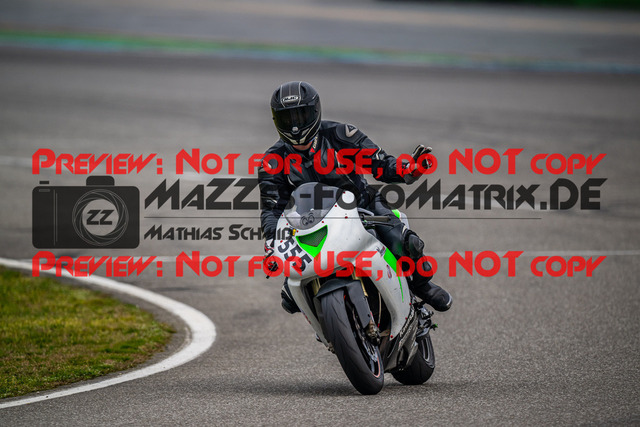 MaZZes_Fotomatrix_20240317_6007705_3008 | Fotograf Mathias Schmid
Sportfotograf,
Eventfotograf,
Hochzeitsfotograf,
Portraitfotograf