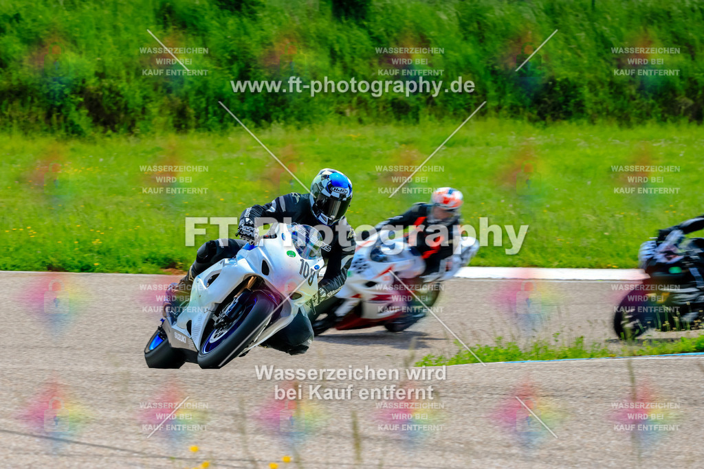 MotoTeam-0370 | Hier findet Ihr Bilder von Touristenfahrten auf der Nürburgring Nordschleife oder von anderen Veranstaltungen die ich besucht habe. Viel Spass beim Durch Schauen 