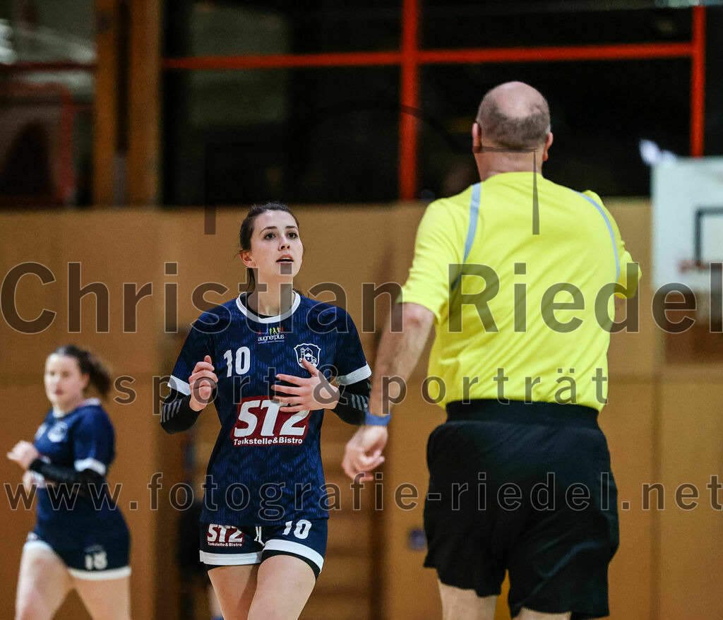 2024-02-03_023_SpVgg_Altenerding_gegen_SpVgg_Erdweg | Erding, Deutschland, 03.02.2024:
Handball, Bezirksoberliga Frauen Altbayern 2023 / 2024, 13. Spieltag, SpVgg Altenerding gegen SpVgg Erdweg, Endergebnis: 25:21

Christina Baumann (SpVgg Erdweg, #10)

Foto: Christian Riedel / fotografie-riedel.net