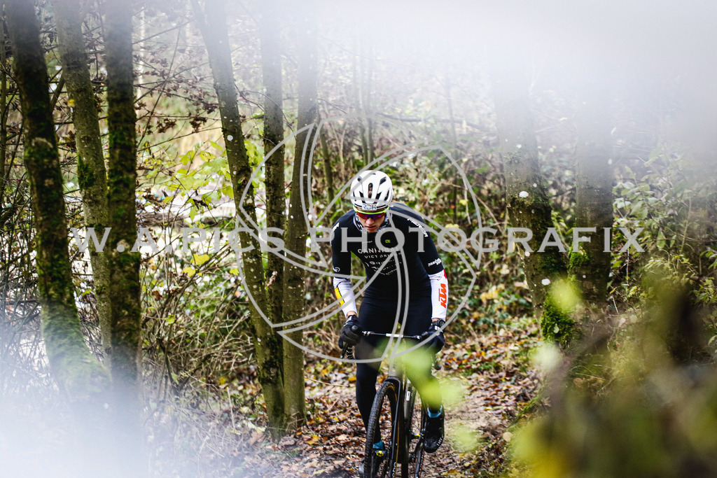 ..... | AUSTRIA, 24.11.24, 3.Radquerfeldein GP um das Sportzentrum Gunskirchen Image shows: Photo: Wapics / Andreas Willdoner