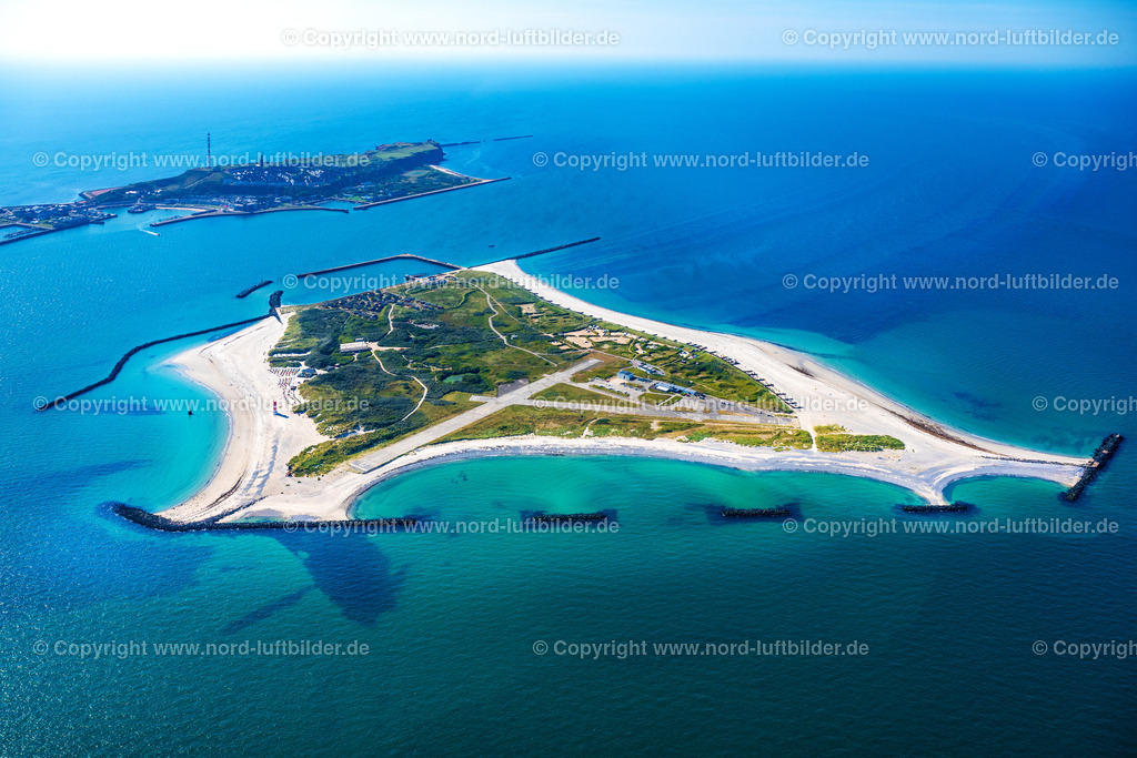 Helgoland_Düne_ELS_7988280824 | HELGOLAND 28.08.2024 Küstenbereich der Insel Düne mit Flugplatz in Helgoland im Bundesland Schleswig-Holstein, Deutschland. Weiterführende Informationen bei: Helgoland Tourismus-Service,  NABU - Naturschutzbund Deutschland e.V.. // Coastal area of the duen- Island including airfield in Helgoland in the state Schleswig-Holstein, Germany. Further information at: Helgoland Tourismus-Service,  NABU - Naturschutzbund Deutschland e.V.. Foto: Martin Elsen