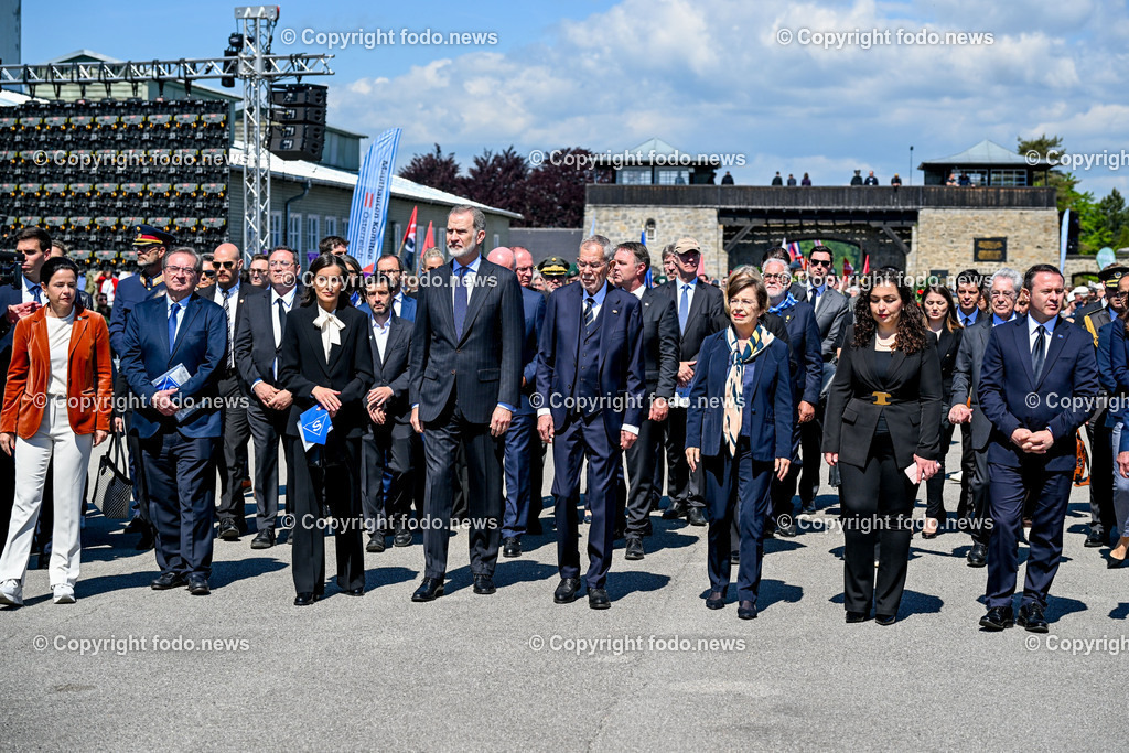 Internationale Gedenk- und Befreiungsfeier Gedenkstaette Mauthausen 2025_ 11.05.2025-143 | 11.05.2025, Mauthausen, AUT, Internationale Gedenk- und Befreiungsfeier Gedenkstaette Mauthausen 2025, 80 Jahre Befreiung KZ Mauthausen im Bild Einzug der Delegationenmit Felipe IV, Koenig von Spanien (Felipe Juan Pablo Alfonso de Todos los Santos de Borbon y Grecia), Dona Letizia, Koenigin von Spanien, Alexander van der Bellen (Bundespraesident der Republik Oesterreich)