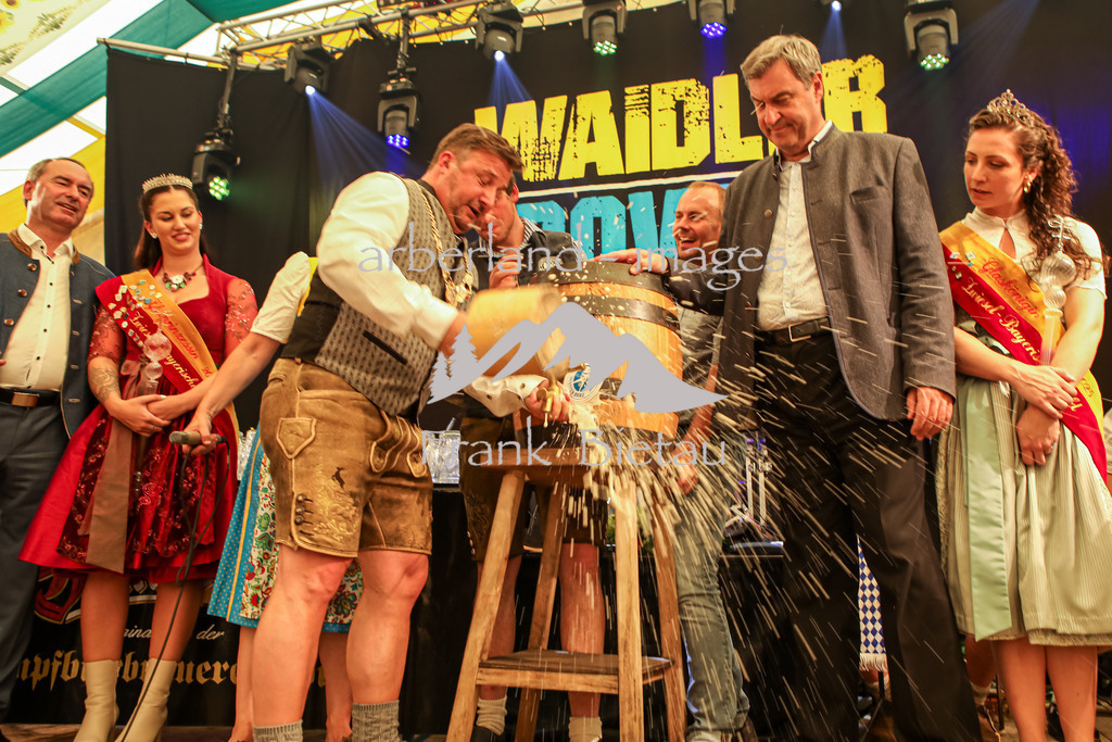 OE7A1866 | die Festeröffnung in Zwiesel mit prominentem Besuch, Ministerpräsident Markus Söder sowie Minister Hubert Aiwanger.