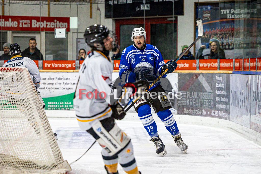 SC Forst NATURE BOYS gegen WANDERERS Germering | Eishockey Landesliaga Herren Gruppe A 2024/2025, SC Forst NATURE BOYS gegen WANDERERS Germering, 20241025,Tor Matthias MÜLLER (Nature Boyz 19),2024-10-25 in Peißenberg (Eisstadion Peißenberg), Matthias MÜLLER (Nature Boyz 19)Copyright: WolfgangxLindner www.foto-lindner.de