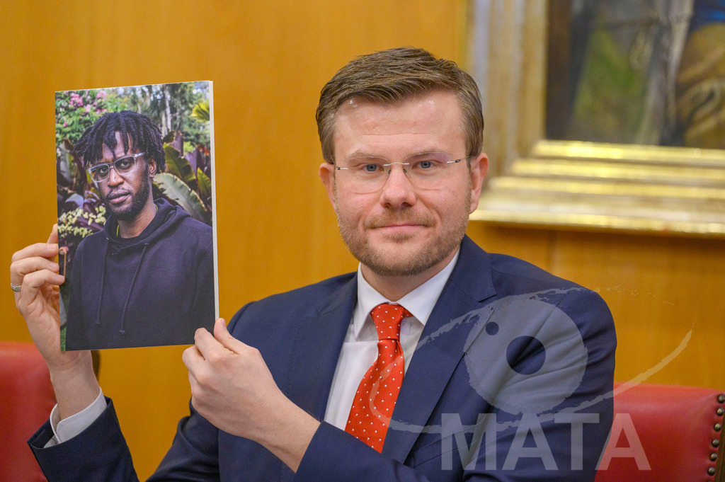 _DWI1446 | MATA IndoCon - Realisiert mit Pictrs.com