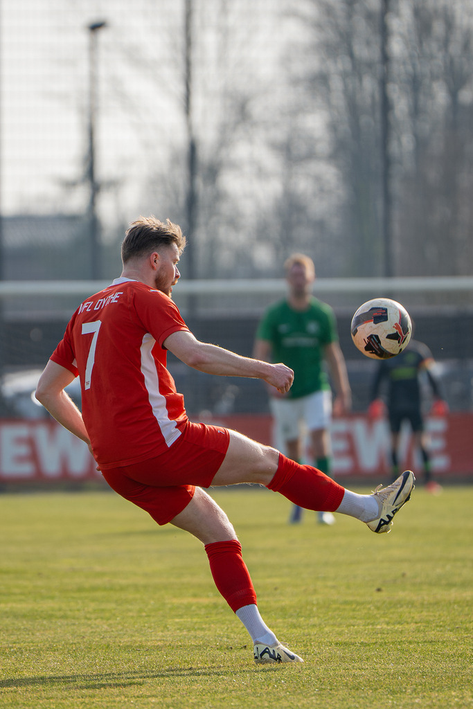 Fußball I Herren I Saison 2025-2026 I Bezirksliga Weser-Ems 4 I 22. Spieltag I Vfl Oythe  - SV Bethen I 6973 | jns.sportfotos - Realisiert mit Pictrs.com