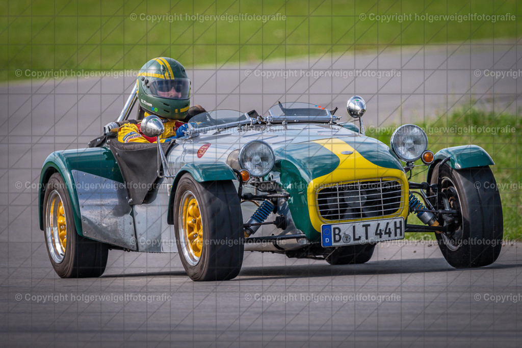 Lotus Super Seven S2 | Foto vom 3. Classic Motor Weekend 18. - 20. August 2023 auf dem Flugplatz in Obermehler - Realisiert mit Pictrs.com