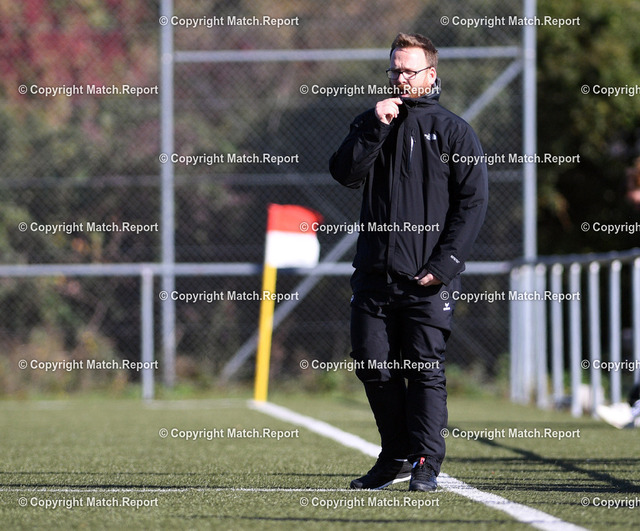 ulm | Fussball Landesliga 2 Frauen 2020/2021 am 04.10.2020 in Rottenburg (Kunstrasenplatz Ringelwasen Rottenburg)FC Rottenburg - TSV AlbeckTrainer Andreas Berghof (FC Rottenburg)FOTO: ULMER Pressebildagentur / Moritz LissxxNOxMODELxRELEASExx