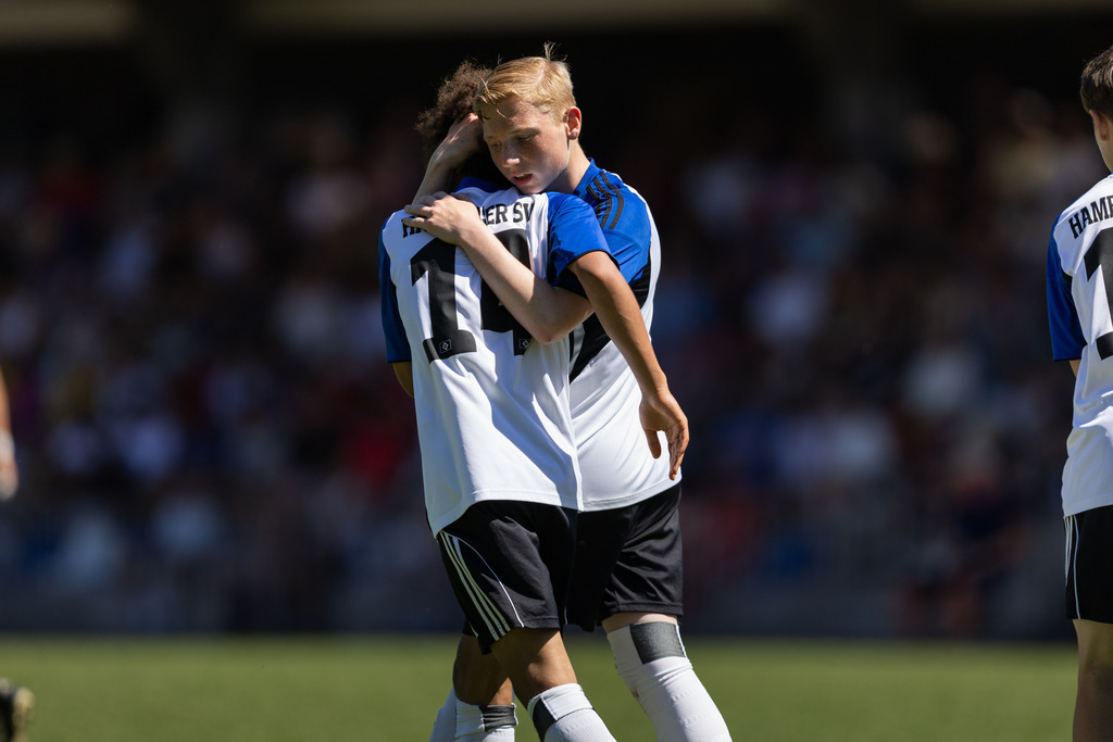 Fußball I Männer I 40. Pfingscup Hollage I 13321 | realhellocedii - Realisiert mit Pictrs.com