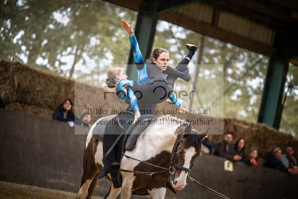 DOS_0198 | Entdecke hochwertige Reitturnierfotos von Foto Oger. Professionell, emotional und authentisch – jetzt Lieblingsmomente im Shop bestellen.Deutschlandweite Turnierfotografie. - Realisiert mit Pictrs.com