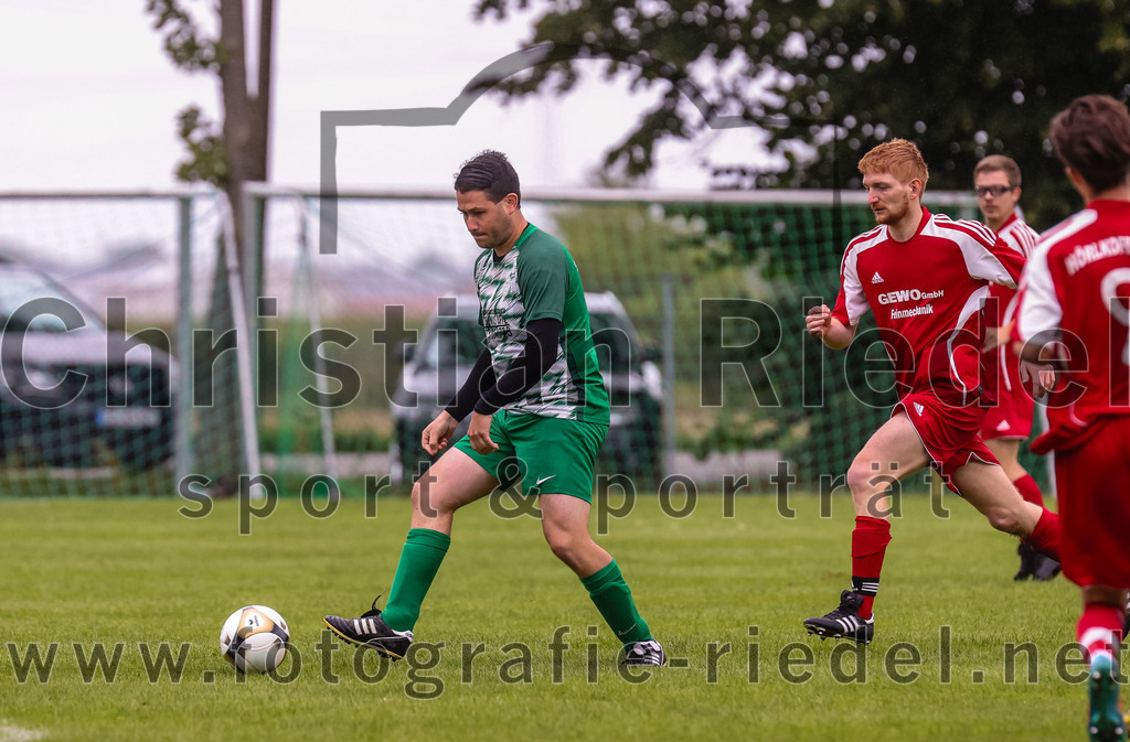 2023-08-06_006_SpVgg_Neuching_gegen_SG_Hoerlkofen-Woerth | Neuching, Deutschland, 06.08.2023:
Fußball, A-Klasse 2023 / 2024, 1. Spieltag, SpVgg Neuching gegen SG Hörlkofen/Wörth, Endergebnis: 0:0

Deniz Coskun (SpVgg Neuching, #6), Stefan Dünhuber (SG Hörlkofen/Wörth, #4)

Foto: Christian Riedel / fotografie-riedel.net