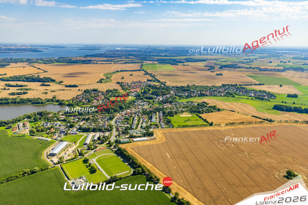 Luftaufnahme der Stadt Prohn - Die Luftaufnahme wurde 2025 vom UL-Flugzeug heraus erstellt ( keine Drohne ) - Hochauflösende Luftaufnahme - für professionelle Ausdrucke geeignet. Die Geschenkidee !Hier alle&nbsp;Infos zur Lizenzierung der LuftaufnahmeWir fliegen auch dieses Jahr wieder in Ihre Region um Luftbilder zu erstellen.- Luftbild anfragen