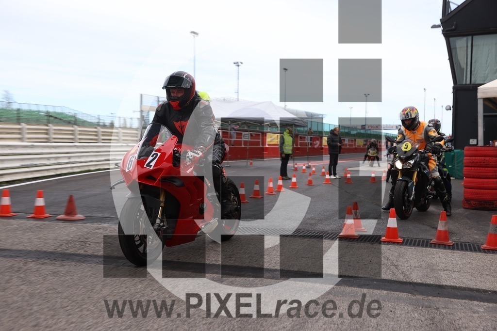 0062-20260331_00372 | Schöne Erinnerungen an spannende Momente - das festzuhalten ist unser Job. PIXELrace.de ist seit 2003 auf den Rennstrecken Europas unterwegs um die Action draußen beim Fahren und die wunderbare Stimmung imm Fahrerlager für euch einzufangen.