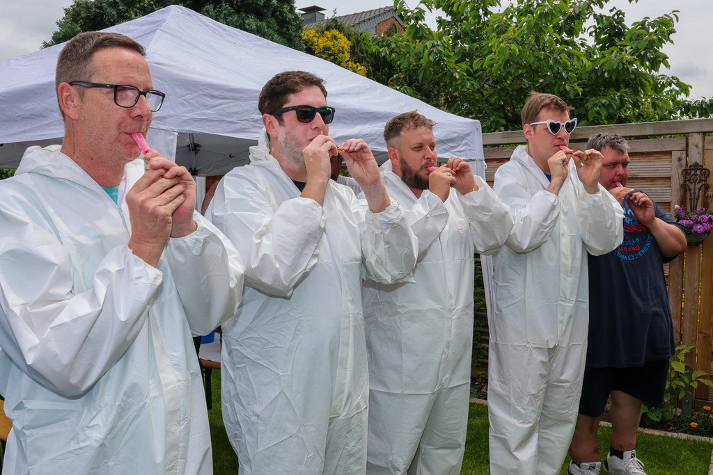 top-top.de-250601-021 | Foto, Video, Fotografie, Videografie, Fotobox, DJ, Discjockey, Musik, Musikbox, Veranstaltung, Photobooth, Amazon, Ebay, Buchtipp, Bestseller, Autor, Verlag, Buch, Wesel, Hamminkeln, NRW, Dinslaken, Rees, Drohne, Hochzeit, Party, Fotobox, Wesel, Fotograf