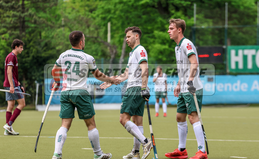 MJ_2023-05-20-HTCU-MSC-72 | Nick Werner (Uhlenhorst Mülheim #24), Timm Herzbruch (Uhlenhorst Mülheim #14) &amp; Philipp Noertersheuser (Uhlenhorst Mülheim #21), Uhlenhorst Mülheim - Münchner SC am 1.10.2022 im Waldstadion, Mülheim a. d. Ruhr