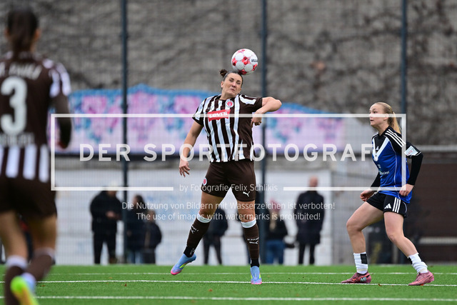 Fußball I Frauen I Saison 2025-2026 I Regionalliga Nord I 10. Spieltag I FC St. Pauli - Hamburger SV U20 I 10728 | Der Sportfotograf. - Realisiert mit Pictrs.com