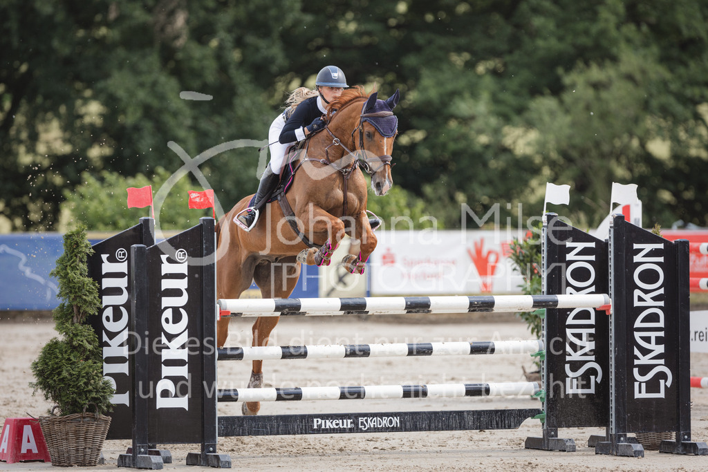 220610_PfSpTa_L-Spr-223 | Lützower Pferdesporttage 2022
L-Springen geschlossen
10.06.2022