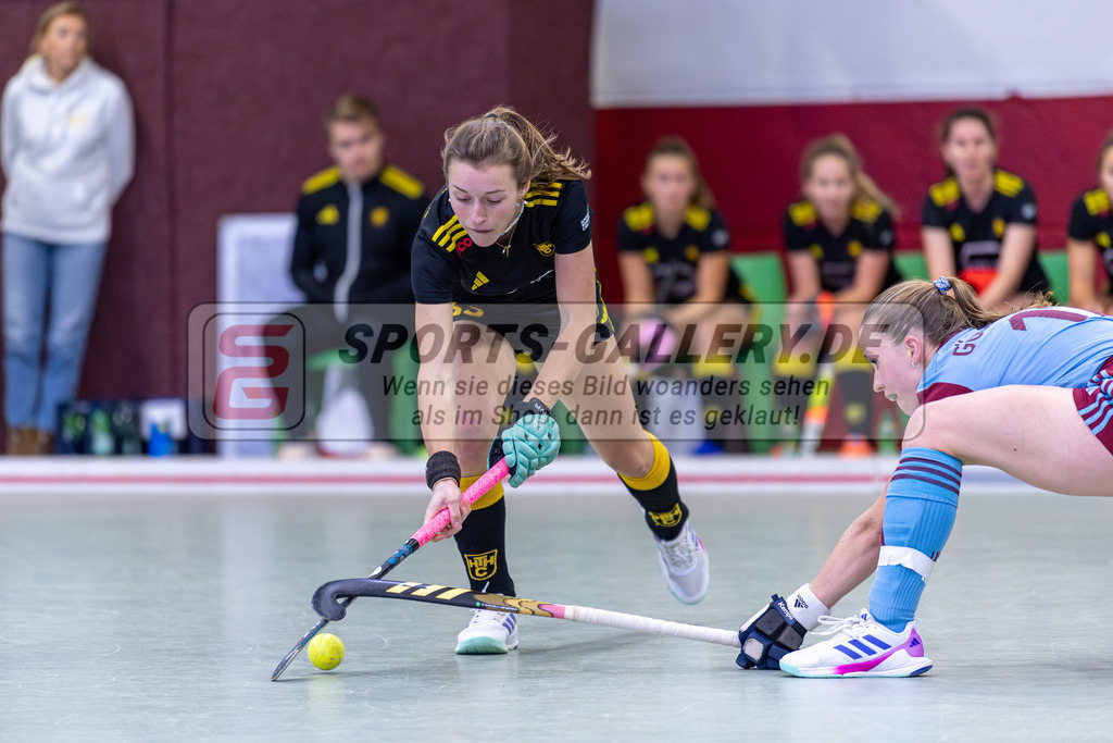 SM_2025-01-12_wD5_-118 | 1.Bundesliga Hallenhockey  (W) UHC - HTHC / 2:3 (2:1)