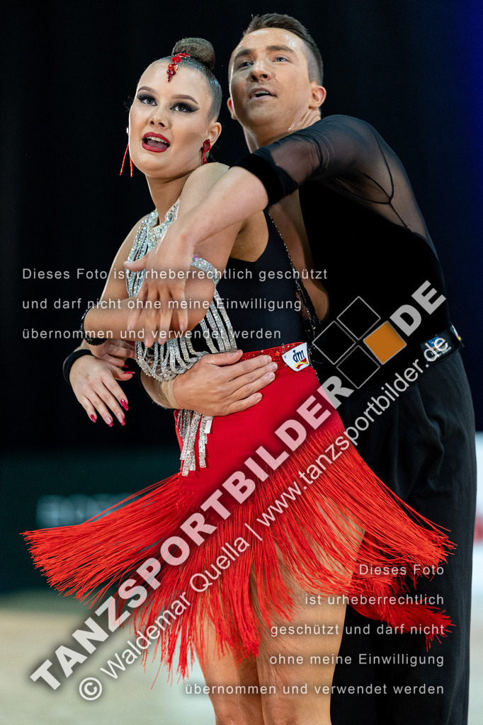 20240120-00189 | Hier finden Sie Tanz Bilder vom Latein und Standard Formationen tanzen. Sportbilder vom Tanzsport. Schöne Fotos und von Weltmeisterschaft, Europameisterschaft, Bundesliga, Regionalliga, Oberliga und Landesliga sowie von GOC Stuttgart, DanceComp, WM Bremen
