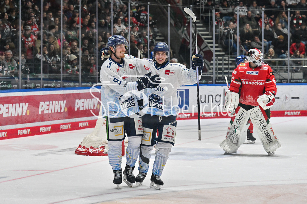 Augsburger Panther - Straubing Tigers | Augsburg, DEUTSCHLAND - 14. NOVEMBER: Jubel der Gäste nach dem Treffer zum 2-7 durch Wade ALLISON (Straubing Tigers 88) / Tor / Torschuetze / Freude / Happy beim Ligaspiel zwischen den Augsburger Panthern und den Straubing Tigers am 18. Spieltag der Penny DEL im Curt Frenzel Stadion am 14.11.2025