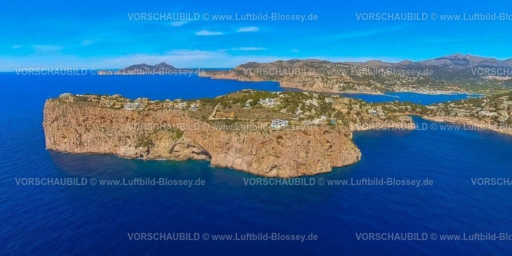 Mallorca230400059Insta001PortdAndratx | Luftbild, Ferienhäuser an der Felsenküste, Halbinsel mit Aussichtspunkt Mirador de Sa Mola, Andratx, Balearen, Mallorca, Balearische Inseln, Spanien