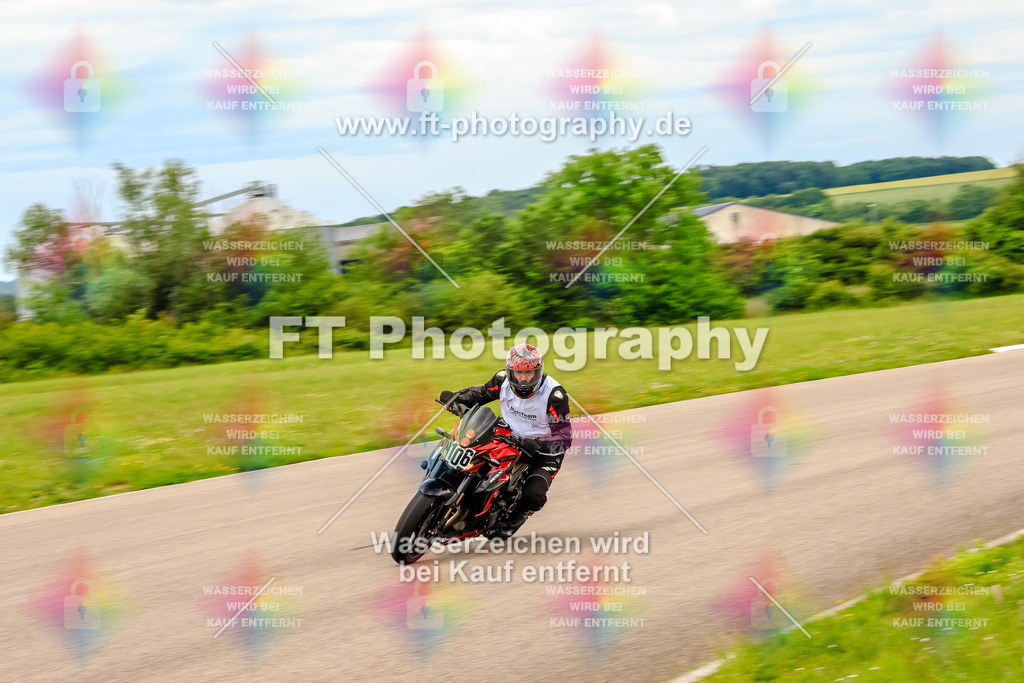 MotoTeam-3290 | Hier findet Ihr Bilder von Touristenfahrten auf der Nürburgring Nordschleife oder von anderen Veranstaltungen die ich besucht habe. Viel Spass beim Durch Schauen 