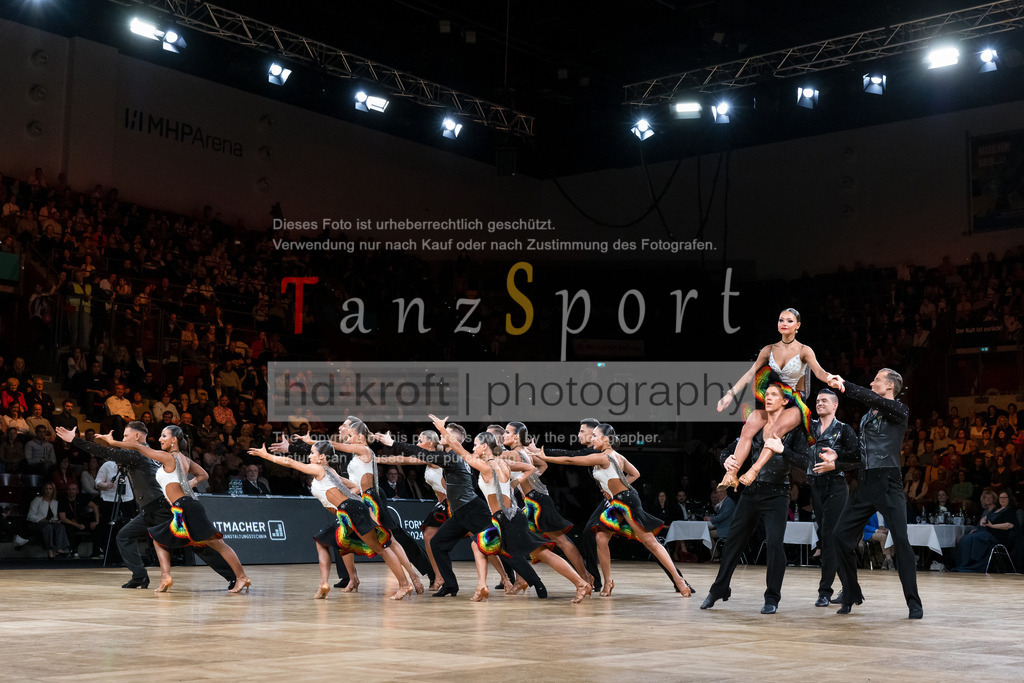20241109_DM-Formationen_4139 | Tanzsportbilder, Standardtanz, Lateintanz, WDSF, DTV, LTVB, dancecomp, goc, hessen tanzt, blaues band der spree, walzer, tango, wiener walzer, slowfox, quickstepp, samba, rumba, cha-cha-cha, paso doble. jive, hd-kroft photography, turniertanzsport