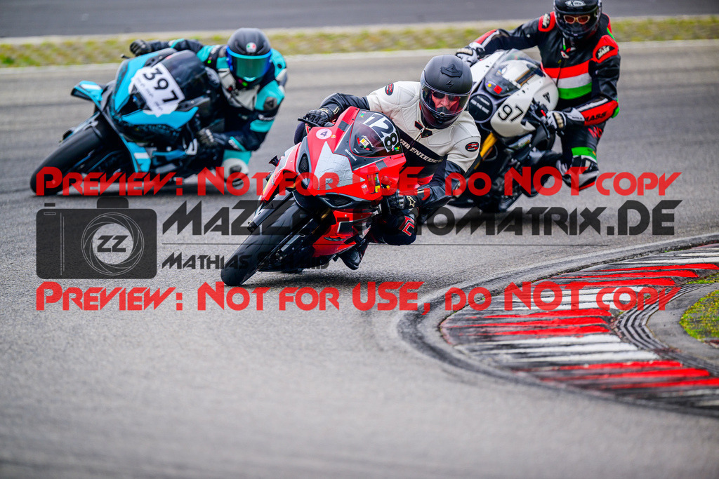 MaZZes_FotoMatrix_240717_6007705_4184 | ROT