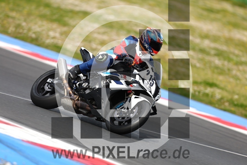 0215-20260331_01490 | Schöne Erinnerungen an spannende Momente - das festzuhalten ist unser Job. PIXELrace.de ist seit 2003 auf den Rennstrecken Europas unterwegs um die Action draußen beim Fahren und die wunderbare Stimmung imm Fahrerlager für euch einzufangen.