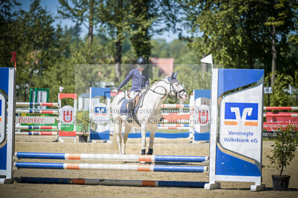 DOS_9242 | Entdecke hochwertige Reitturnierfotos von Foto Oger. Professionell, emotional und authentisch – jetzt Lieblingsmomente im Shop bestellen.Deutschlandweite Turnierfotografie. - Realisiert mit Pictrs.com