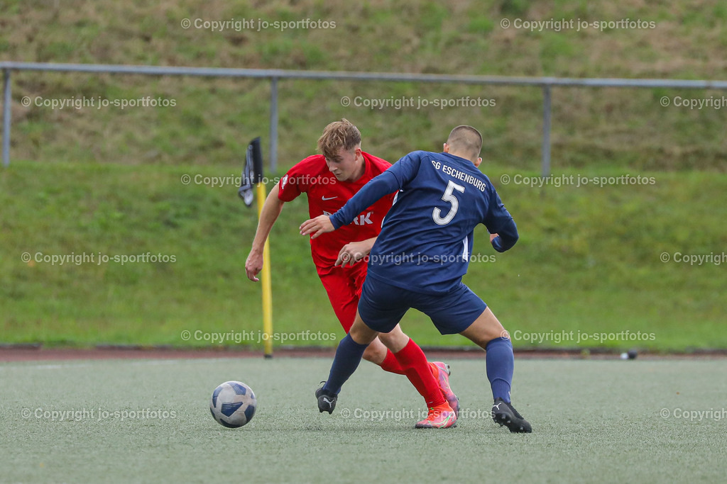 870A3571 | 25.09.2022; Gruppenliga Marburg/Gießen; Kunstrasenplatz Eibelshausen; SG Eschenburg : FC Cleeberg; Ergebnis 2:2 (1:2)