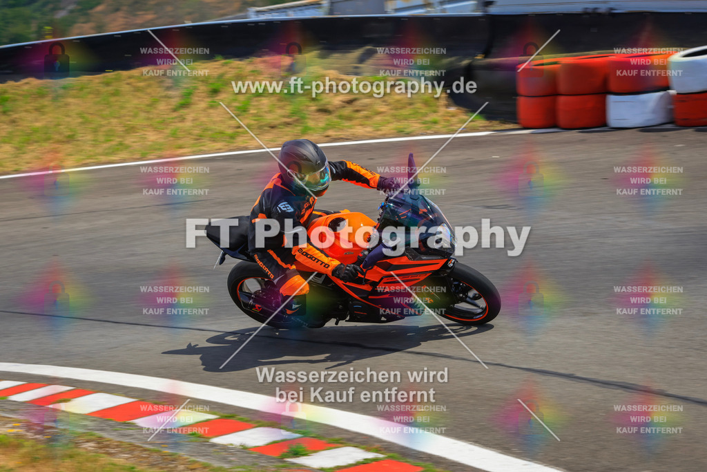 _DSK2476 | Hier findet Ihr Bilder von Touristenfahrten auf der Nürburgring Nordschleife oder von anderen Veranstaltungen die ich besucht habe. Viel Spass beim Durch Schauen 