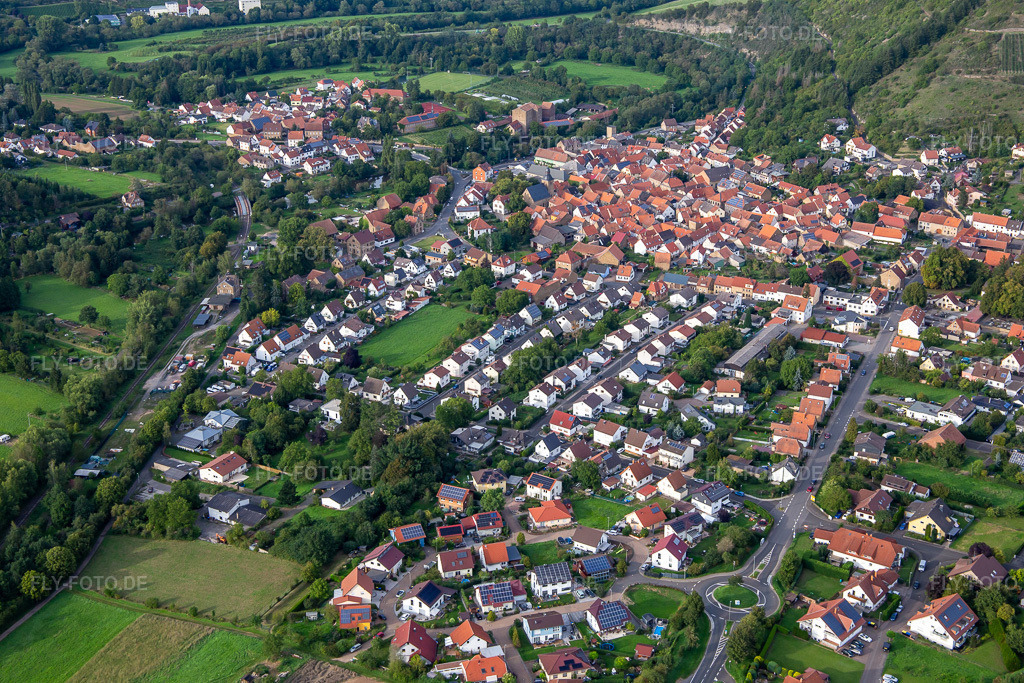 Luftbild: Ortsansicht von Südwesten in Odernheim am Glan im Bundesland Rheinland-Pfalz in Deutschland. Foto: IMG_138164.jpg vom 03.09.2023 durch Werner Riehm/FLY-FOTO.de